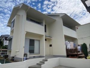 津市白塚町K様邸、外部塗装、軒雨樋交換、板金工事、完工です。
