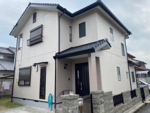 四日市市東垂坂町K様邸、外部塗装完工です。
