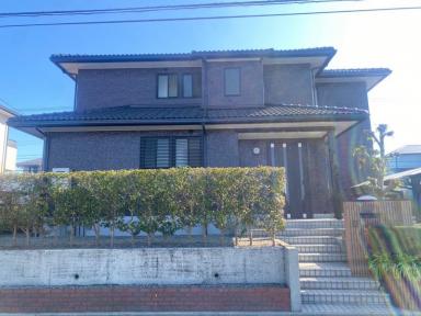 鈴鹿市郡山町I様邸外部塗装工事完工です。