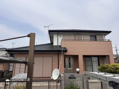 松阪市M様邸外部塗装工事完工いたしました。