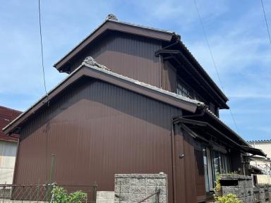 津市M様邸外部塗装工事完工いたしました。