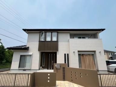 亀山住山町M様邸外部塗装工事完工いたしました。